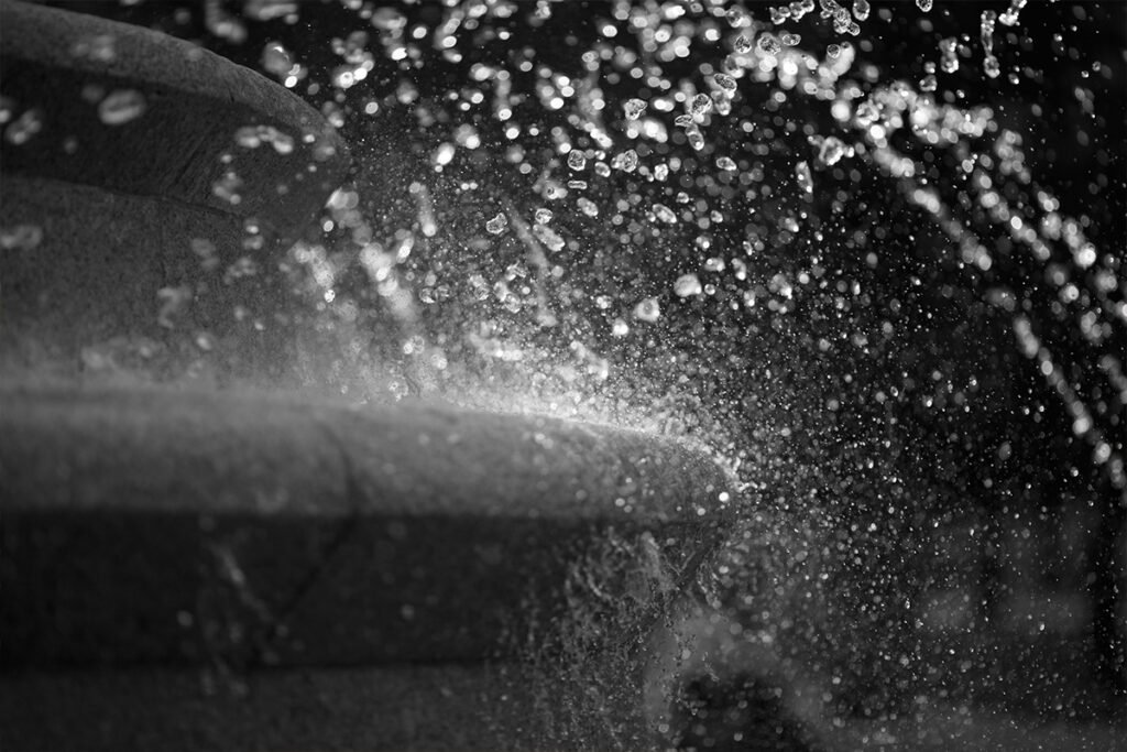 waterspots op zwarte autolak